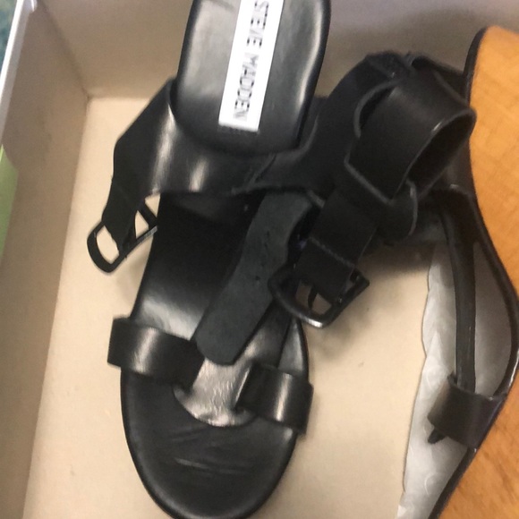 Brand new Steve Madden sandals - Picture 2 of 2